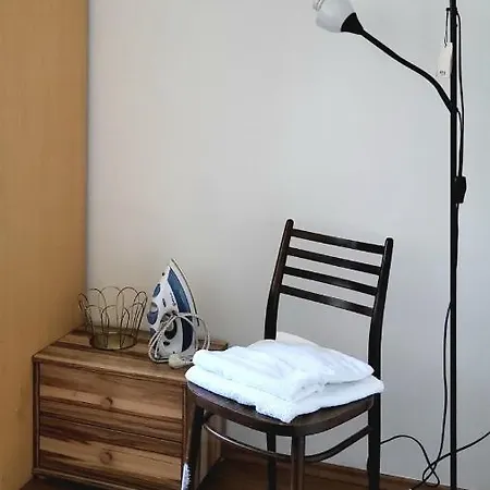 Cozy Chill Spot In The Heart Of アパート ブラチスラヴァ